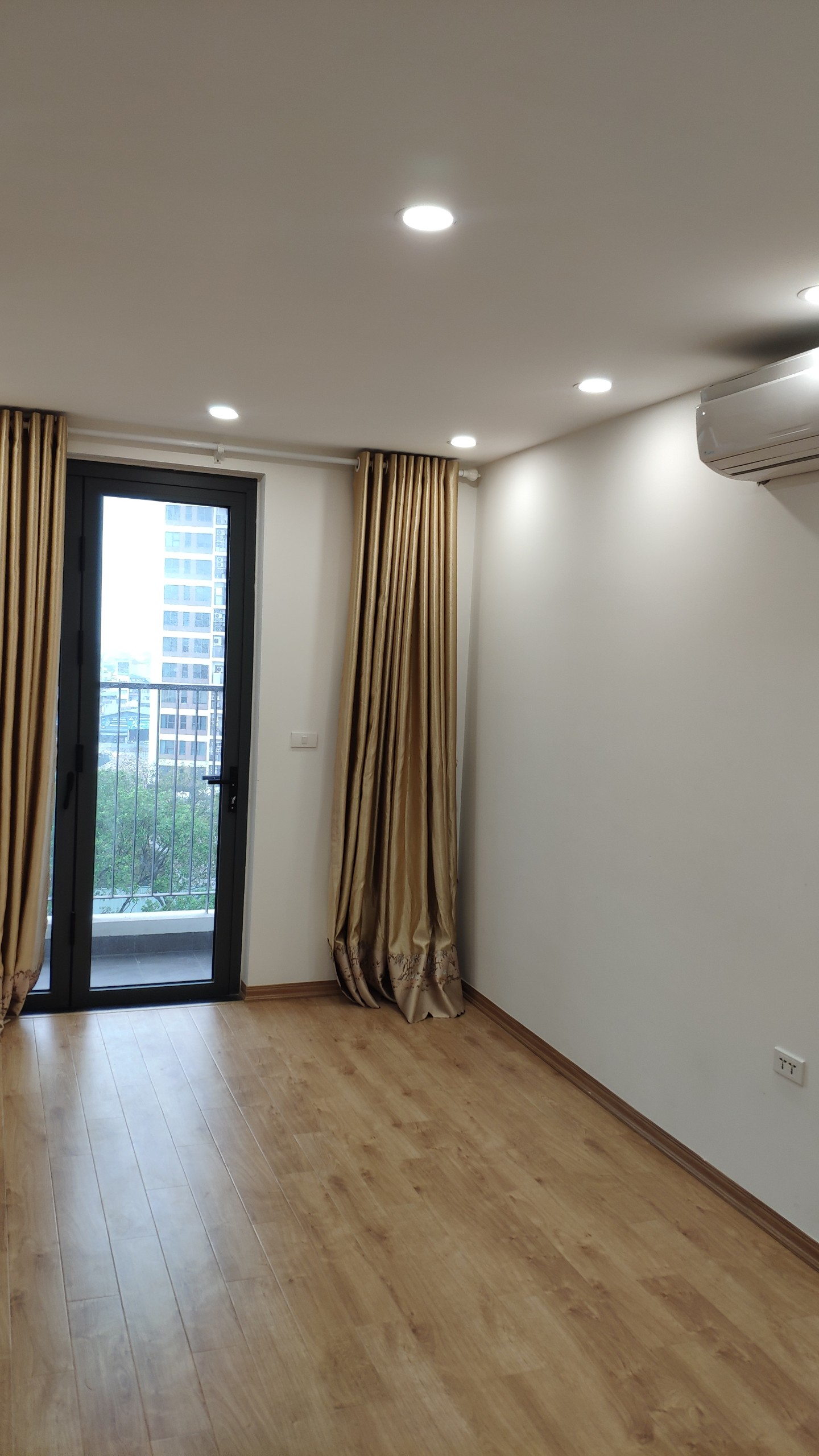 Cho thuê căn hộ 2PN chung cư T&T 120 Định Công đồ cơ bản 1030856