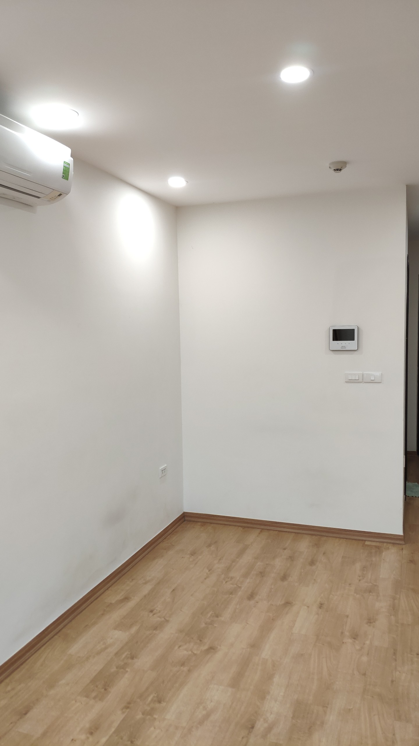 Cho thuê căn hộ 2PN chung cư T&T 120 Định Công đồ cơ bản 1030856