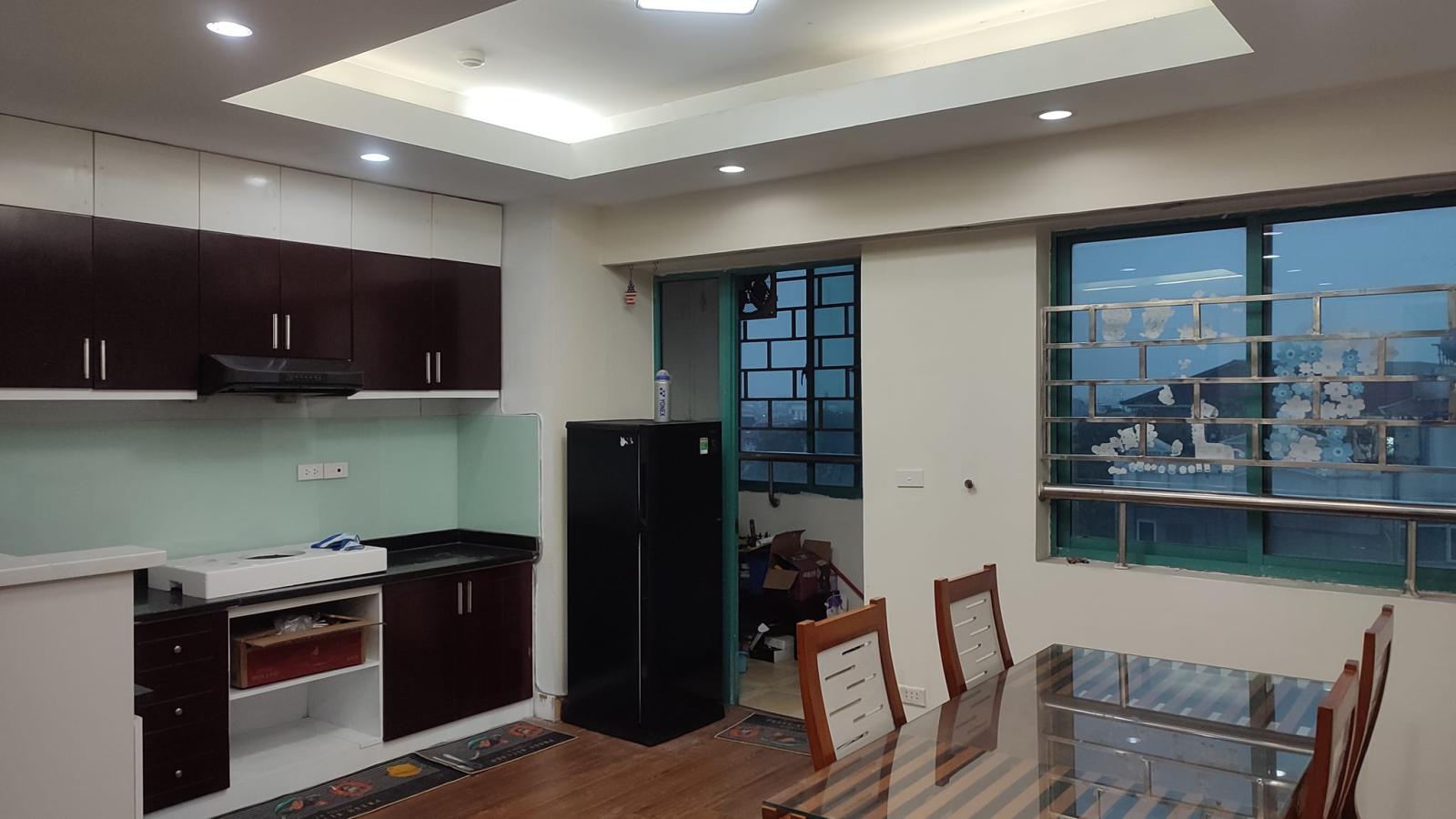 Cho thuê chung cư 671 Hoàng Hoa Thám, Ba Đình 2 phòng ngủ 74m2 đồ cơ bản đang trống vào luôn 1025400