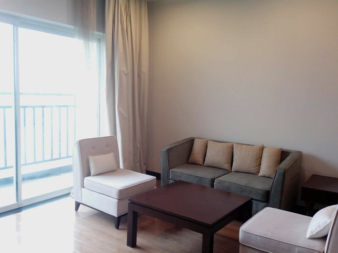 Cho thuê căn 2 ngủ chung cư cao cấp Hòa Bình Green ngõ 376 đường Bưởi, Ba Đình,70m2 full nội thất   1036684