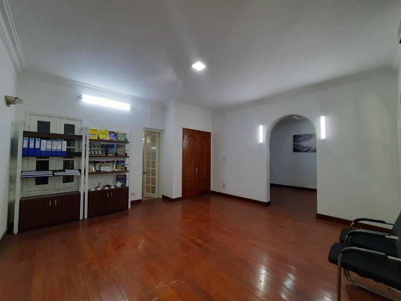 Cho thuê biệt thự Cầu Giấy 200m, 4 tầng, 4 ngủ, ô tô. Kinh doanh. Nhỉnh 40tr. 1038514
