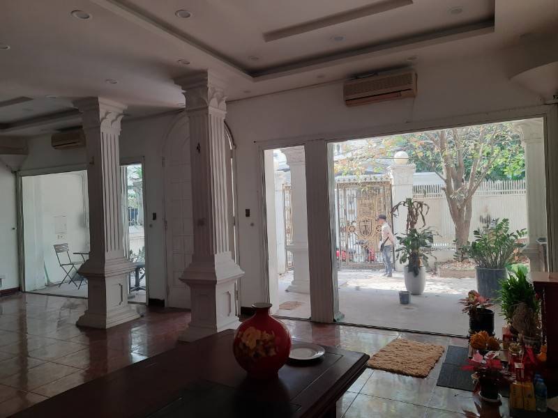 Cho thuê biệt thự Cầu Giấy 200m, 4 tầng, 4 ngủ, ô tô. Kinh doanh. Nhỉnh 40tr. 1038514