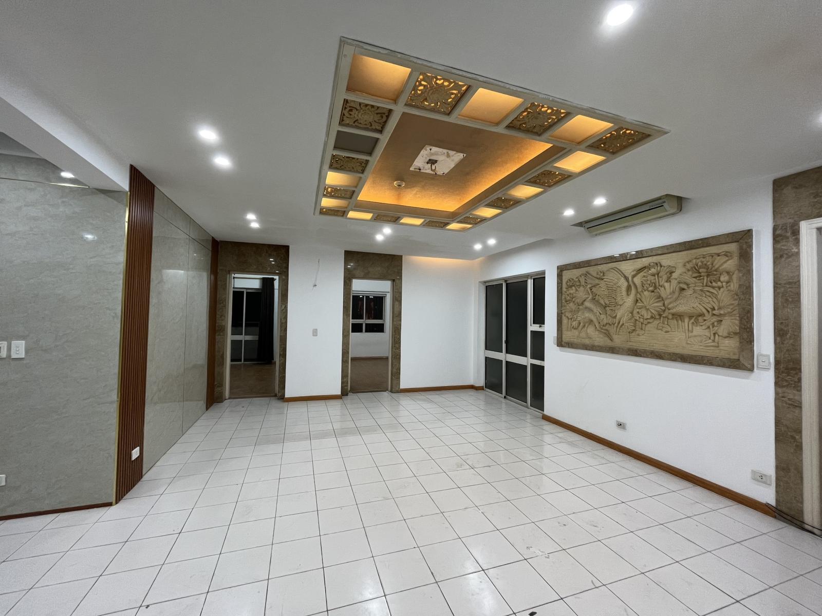 Cho thuê gấp 101 Láng Hạ 146m, 3 ngủ, 2vs cơ bản 15tr vào luôn 1042905