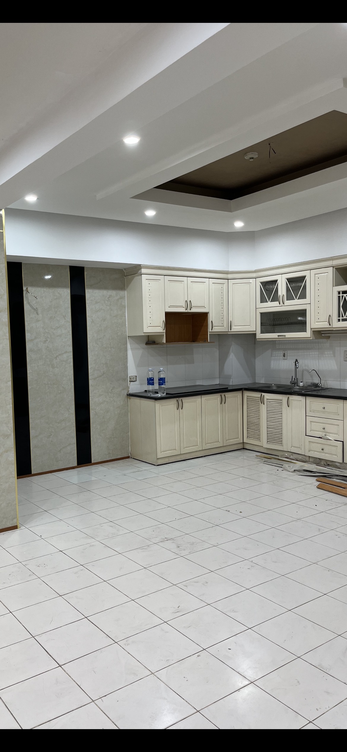 Cho thuê gấp 101 Láng Hạ 146m, 3 ngủ, 2vs cơ bản 15tr vào luôn 1042905