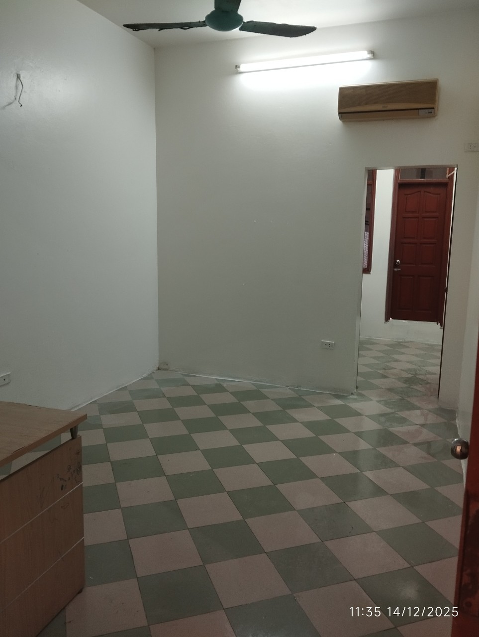 Cho thuê căn hộ tập thể tại 17 ngõ 563 Giải Phóng, Hoàng Mai. 1104950