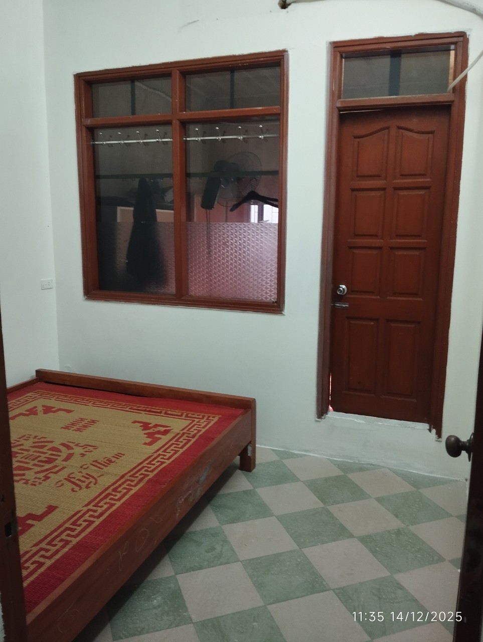 Cho thuê căn hộ tập thể tại 17 ngõ 563 Giải Phóng, Hoàng Mai. 1104950