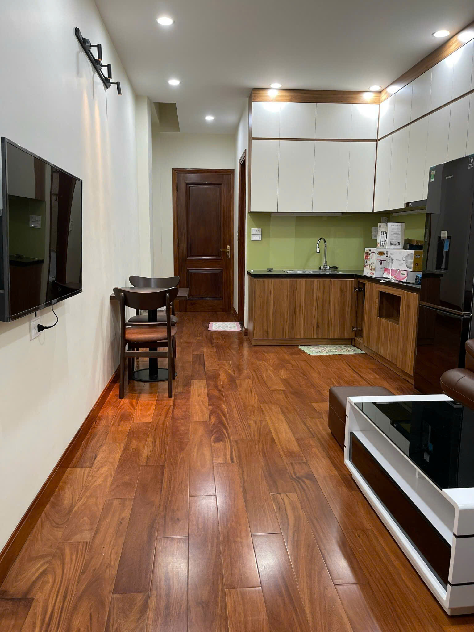 Chính chủ cho thuê Căn hộ dịch vụ giá rẻ 1N, 1K tại Phố Vạn Phúc, Vạn Bảo. Chỉ 9tr
 1105426