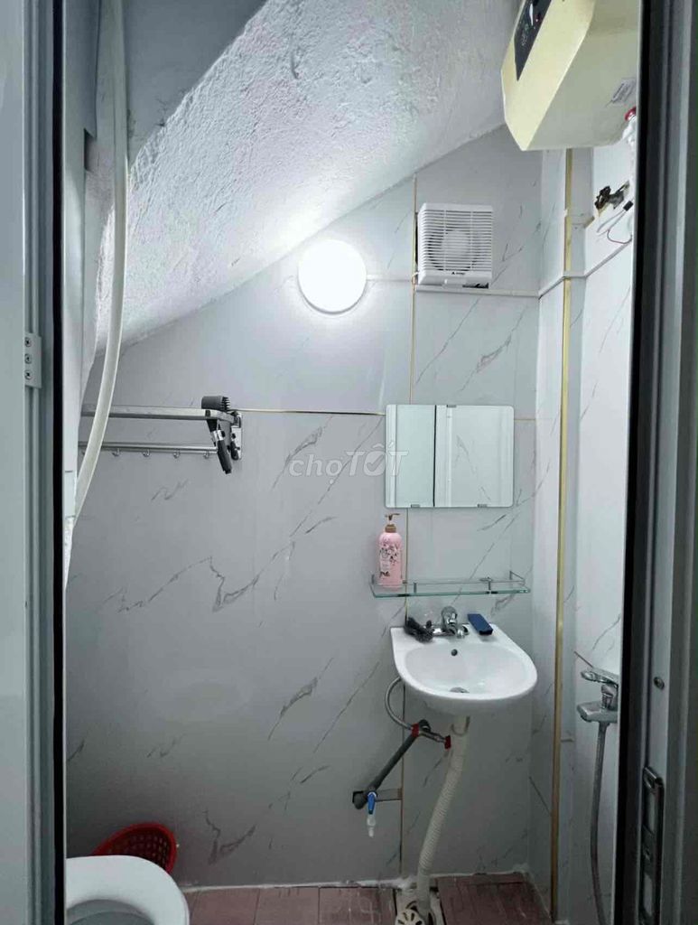 Cho thuê nhà nguyên căn diện tích 10m2 x 4 tầng + 1 tum Phố Yên Lãng - phường Đống Đa. 1105545