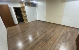 Cho thuê căn hộ 24T Trung Hòa Nhân Chính, diện tích 120m2, 2 phòng ngủ, đồ cơ bản, giá 12 triệu/tháng