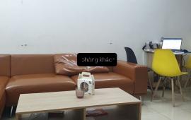 Cho thuê căn hộ CT2A ngõ 36 Hoàng Cầu 60m2, 2 ngủ, 1vs thiếu tivi, tủ lạnh 12tr vào 1/11